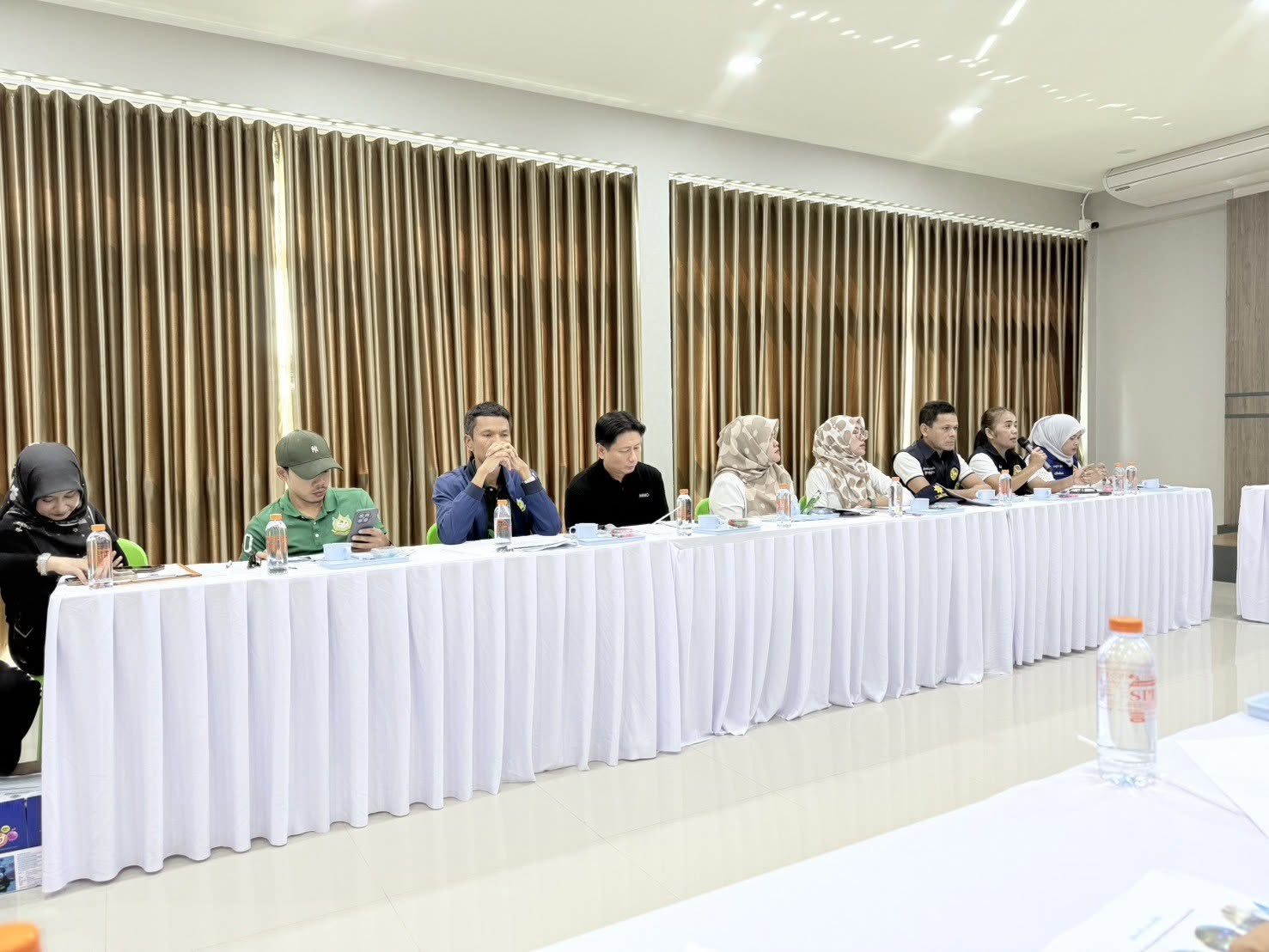 ประชุมชี้แจ้งเกณฑ์และตรวจประเมินสถานประกอบการที่เข้าร่วมโครงการตามหลักเกณฑ์ธรรมาภิบาลสิ่งแวดล้อม