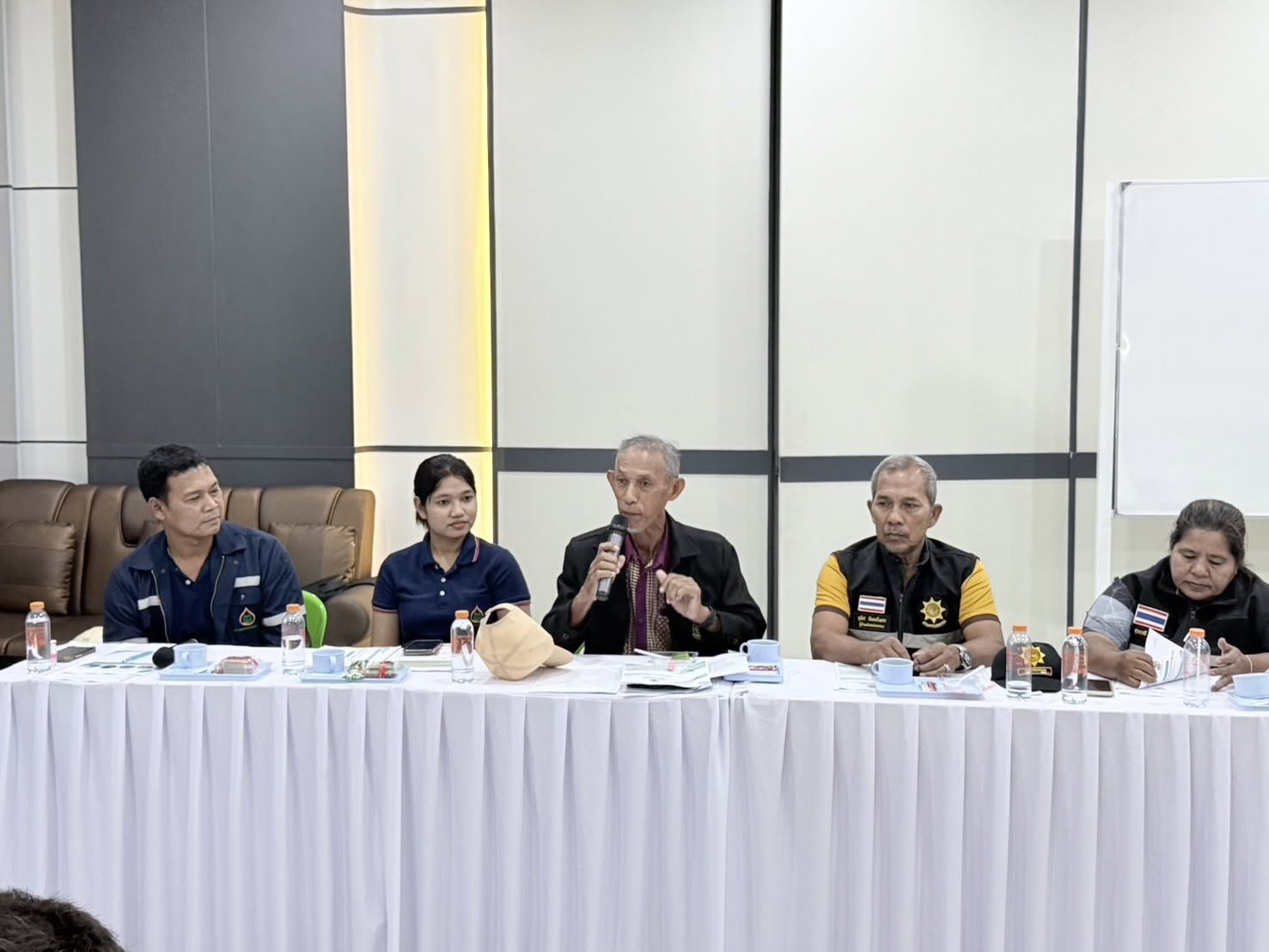 ประชุมชี้แจ้งเกณฑ์และตรวจประเมินสถานประกอบการที่เข้าร่วมโครงการตามหลักเกณฑ์ธรรมาภิบาลสิ่งแวดล้อม